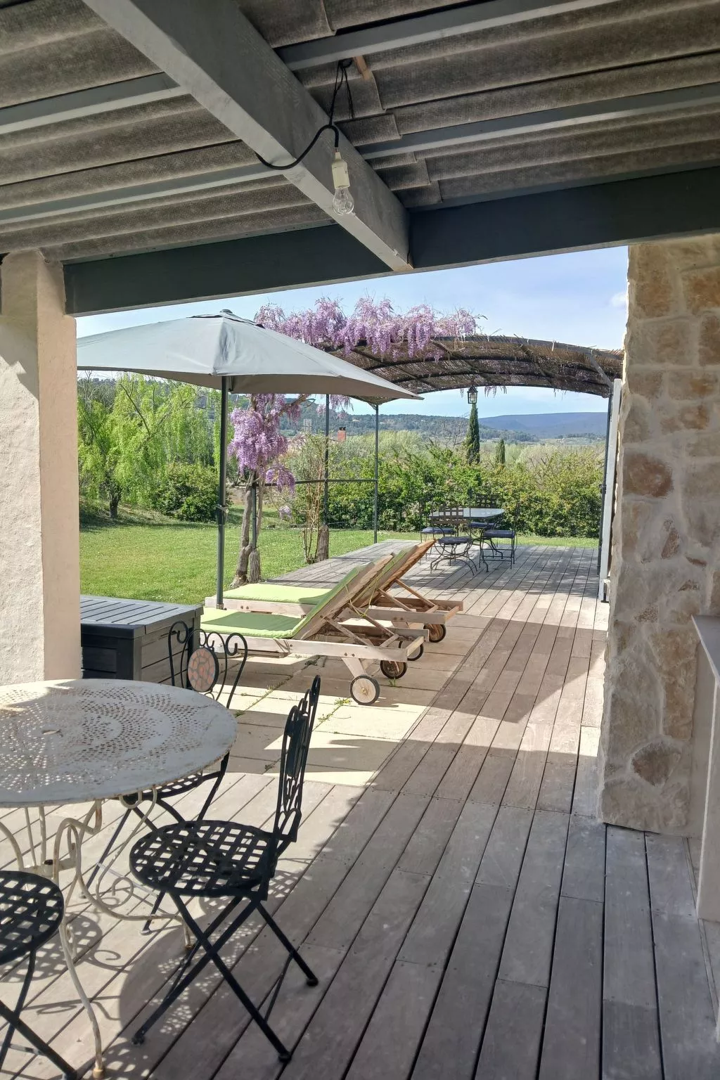 Provenzalisches Ferienhaus mit Charme auf dem Land mit Pool-Buiten