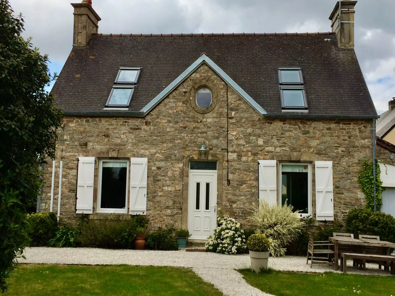 Charmantes Steinhaus in der Nähe des Meeres-Binnen