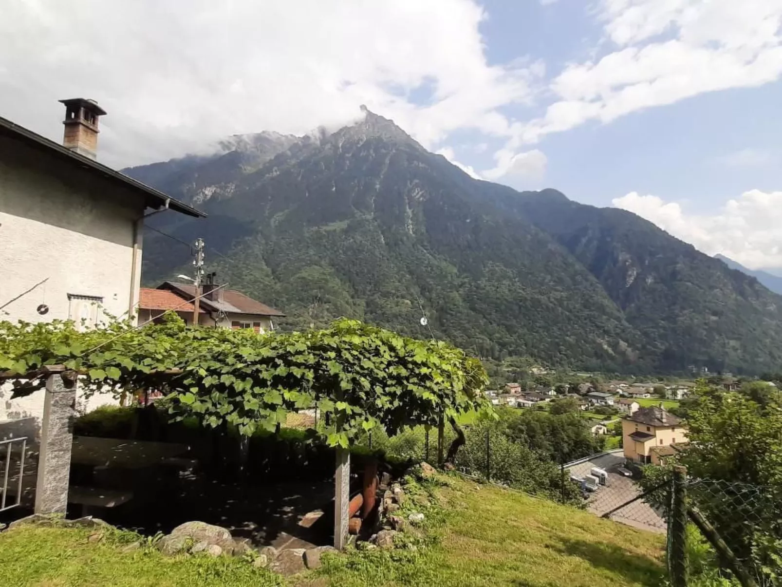 'Cà da Rör' mit Bergblick - Buiten