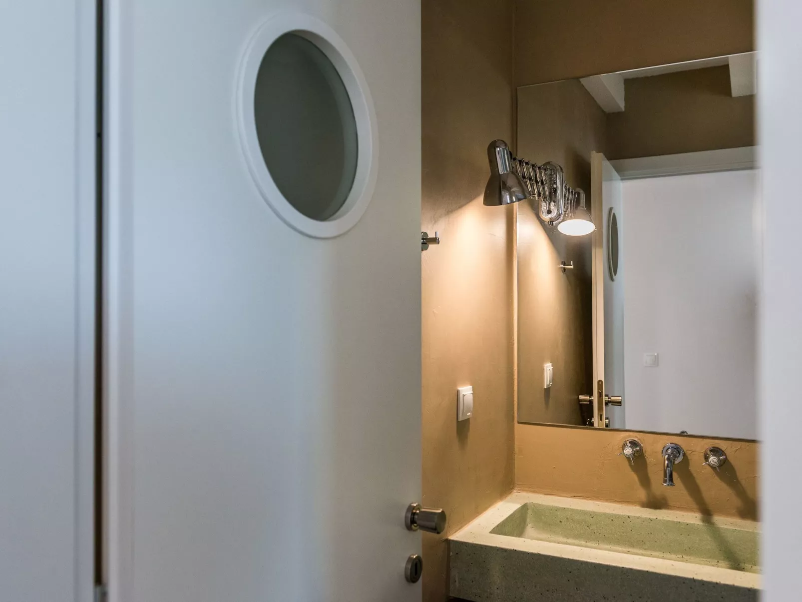 Ferienvilla mit beheiztem Pool und schöner Aussicht-Binnen