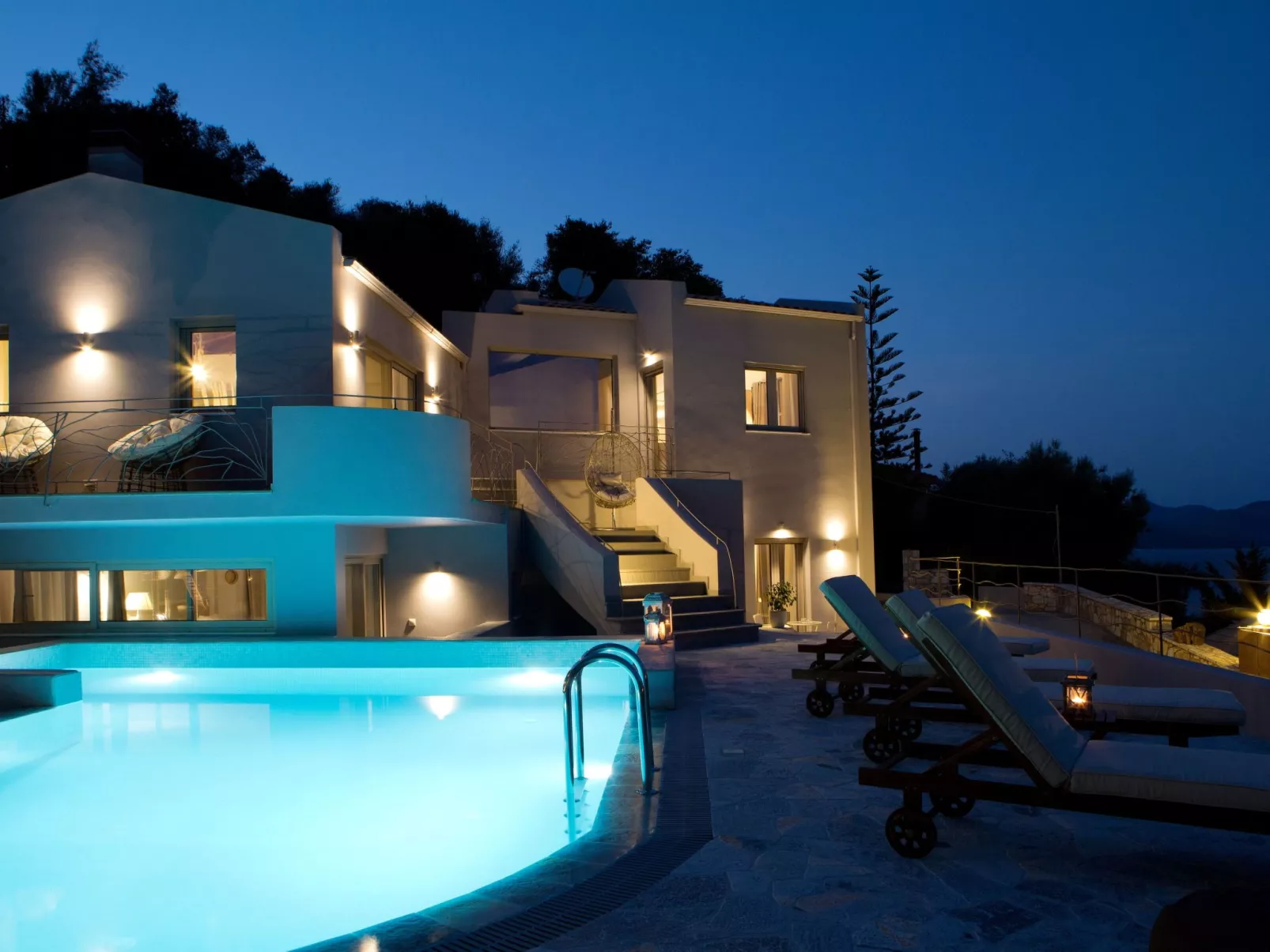 Herrliche Villa mit schönem Pool, Terrasse und Meerblick-Buiten