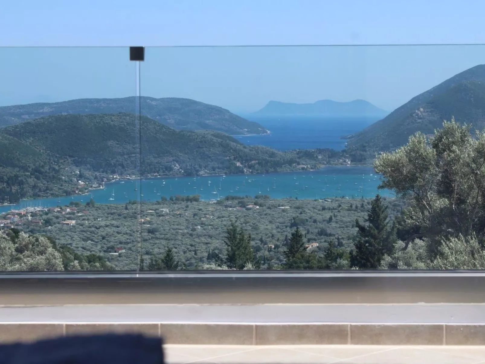 Ferienvilla "Maura" mit Infinity-Pool-Buiten