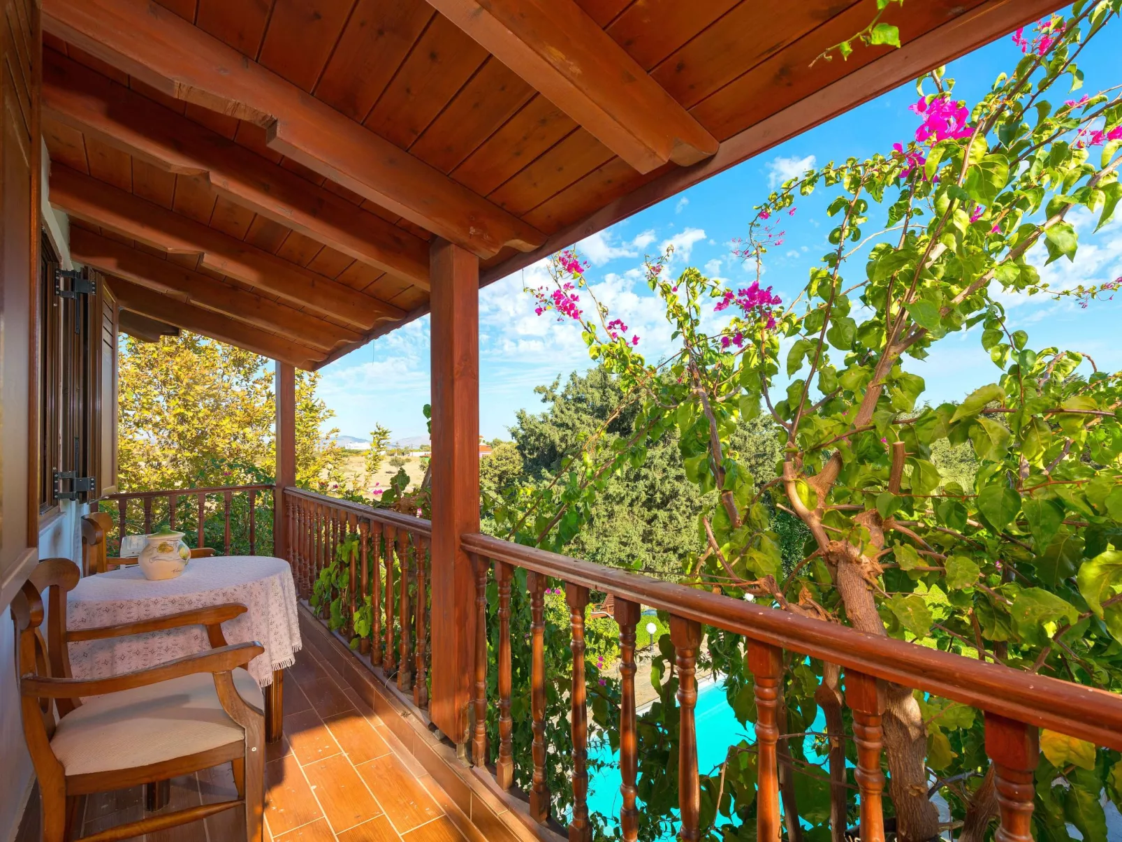 In Notia Rodos mit privatem Garten-Buiten