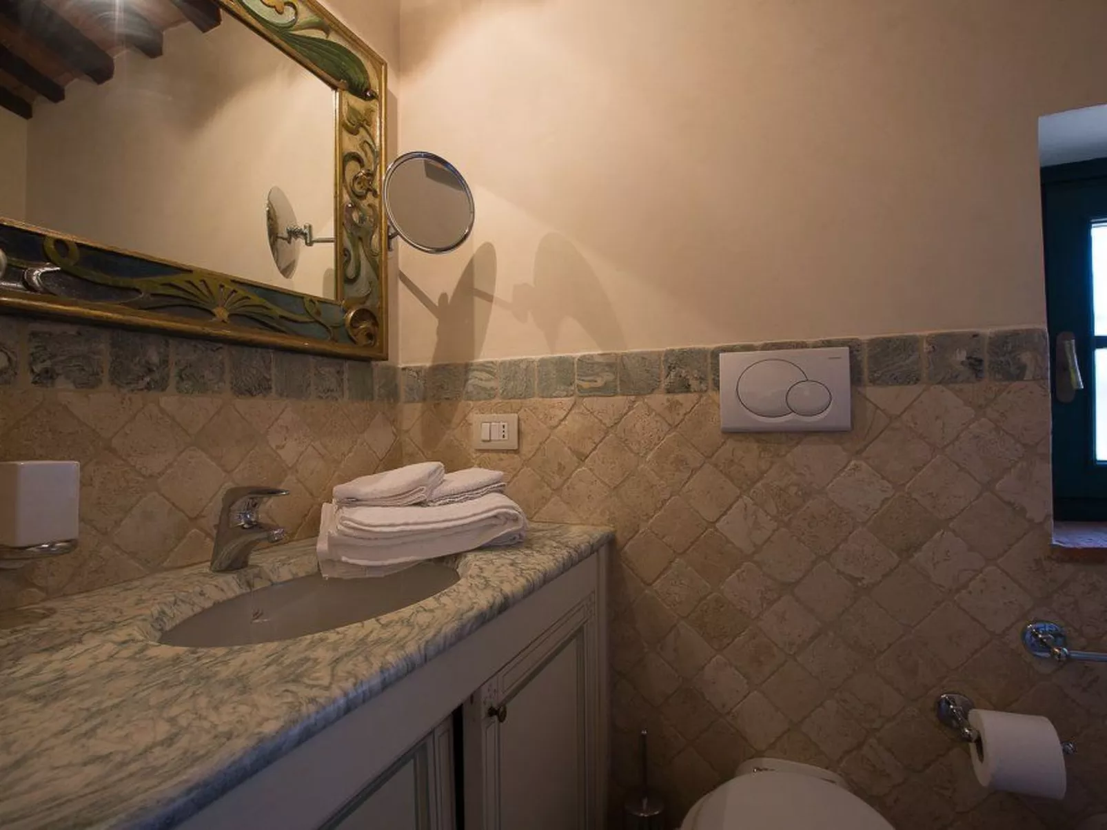 Ferienvilla "Roncovisi" mit Infinity-Pool-Image-tags.info