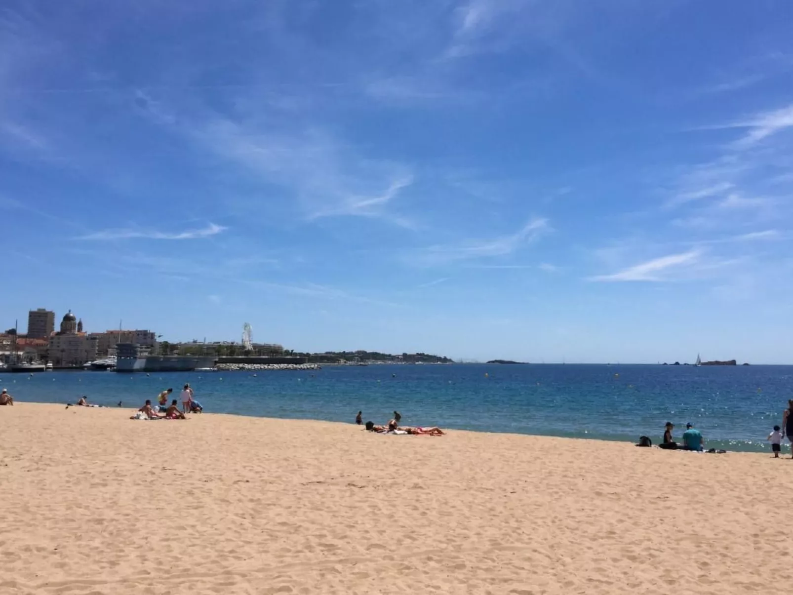 Charmante Villa mit Pool und Golfplatz-Buiten