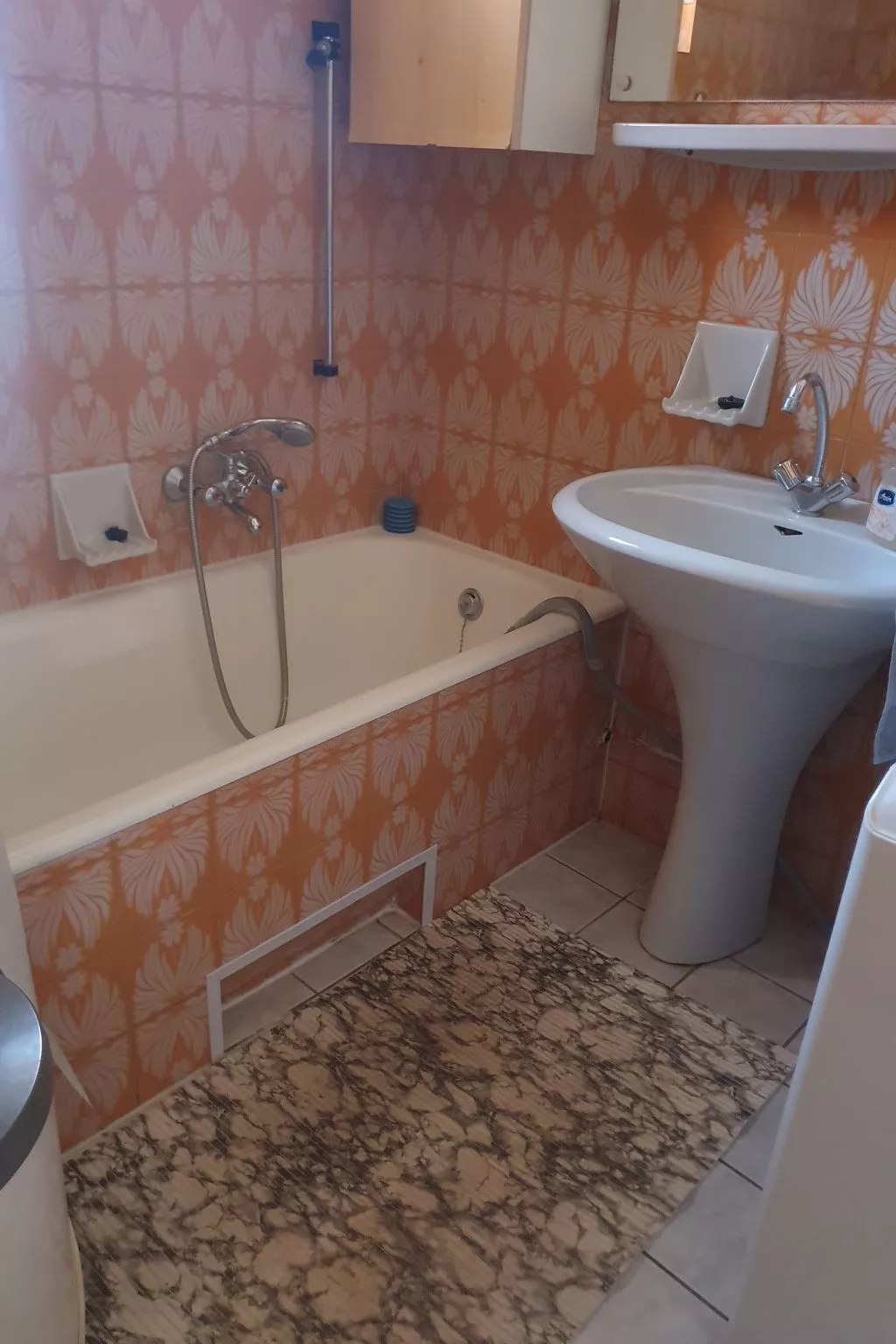 Mit Blick auf das Wasser-Binnen