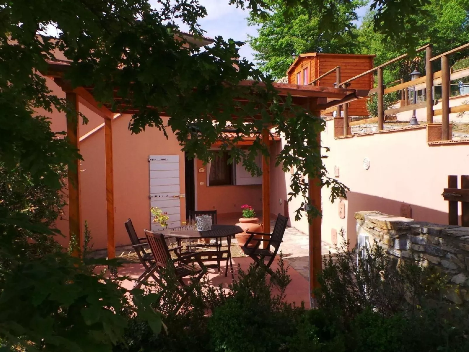 Komfortable und entspannende Wohnung-Buiten