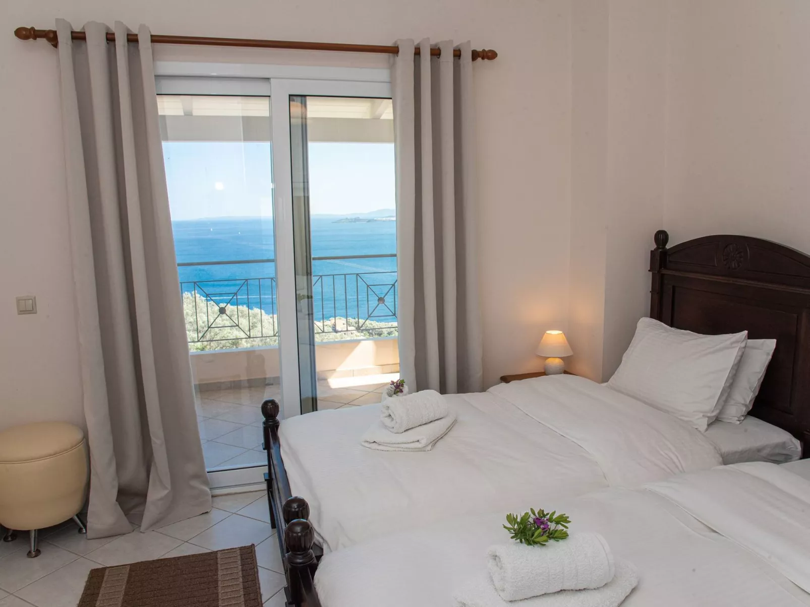 Villa Anthula mit Pool und herrlichem Meerblick-Binnen