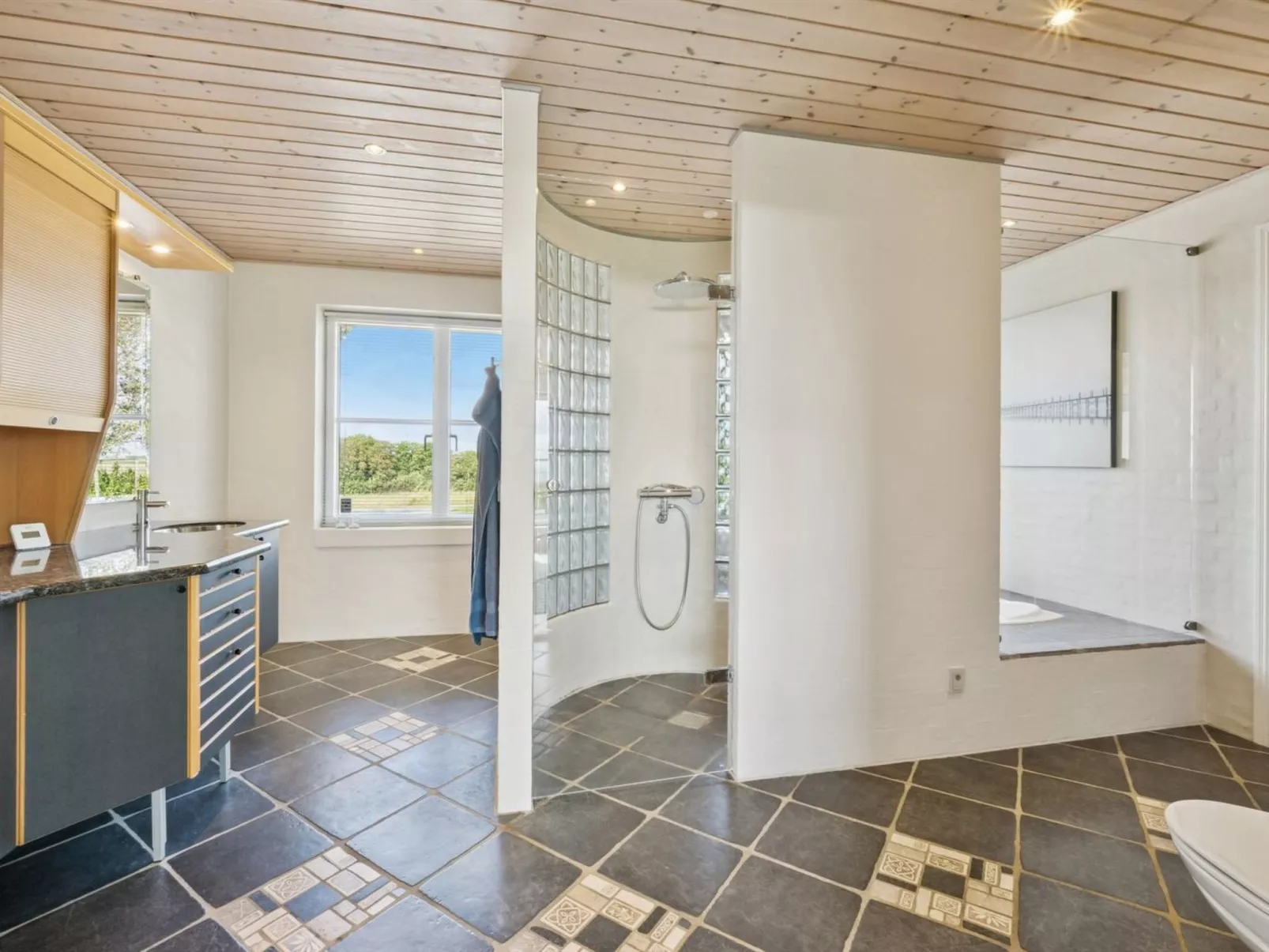 "Fridhild" - 150m to the fjord-Binnen