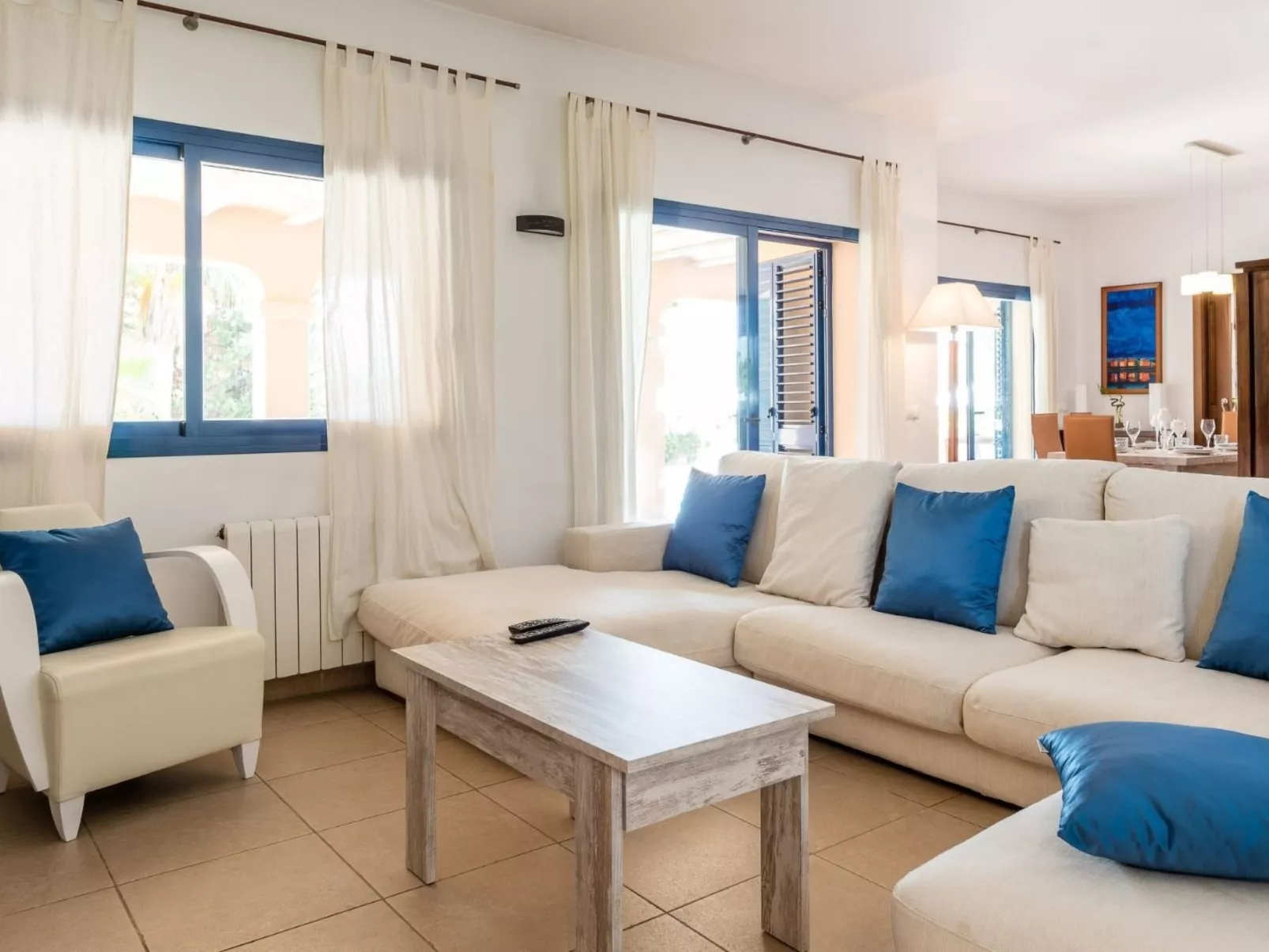 Villa in der Nähe des Zentrums und des Meeres-Binnen