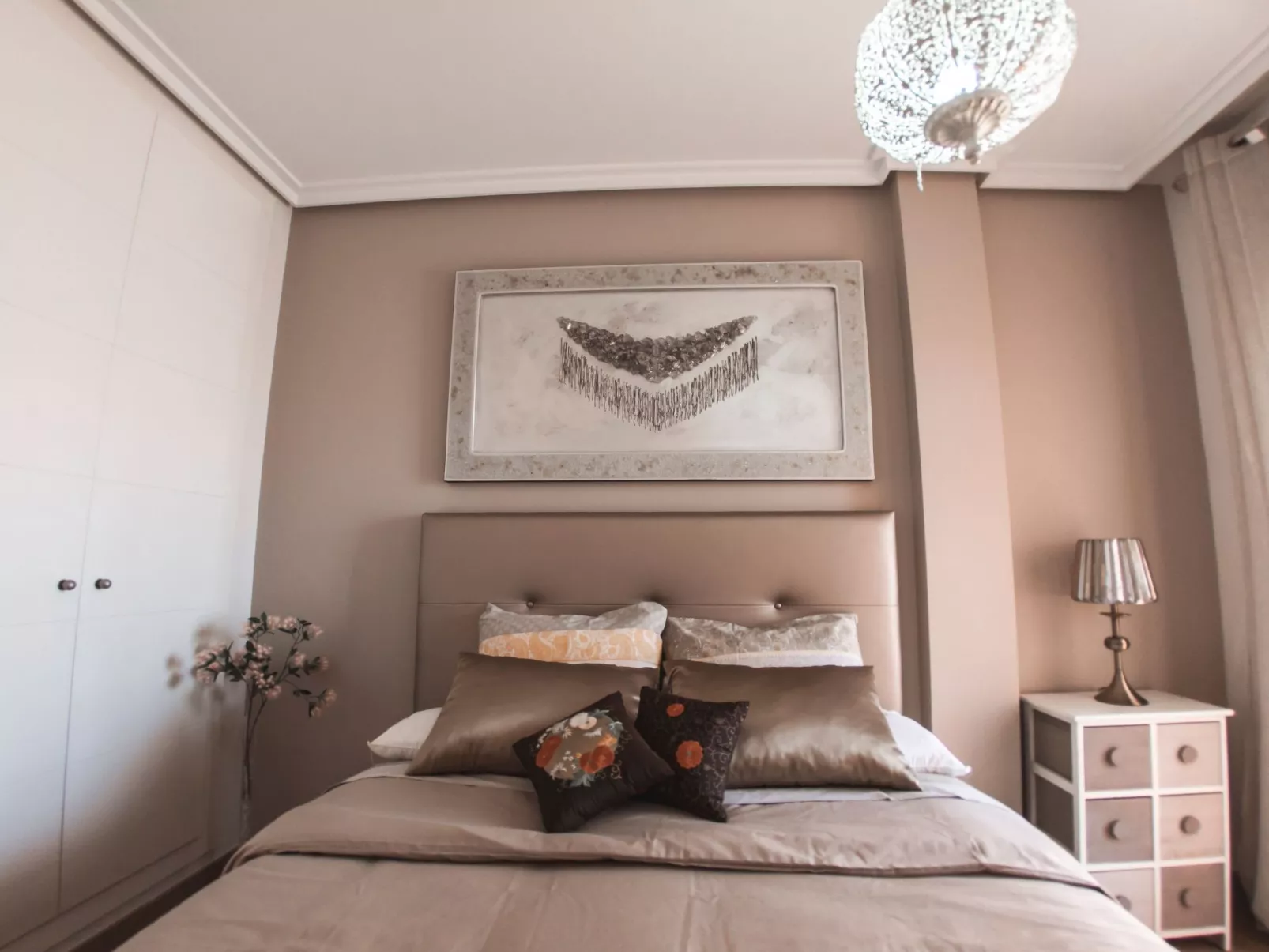 La Invincible Terreros in der 1. Reihe des Strandes-Binnen