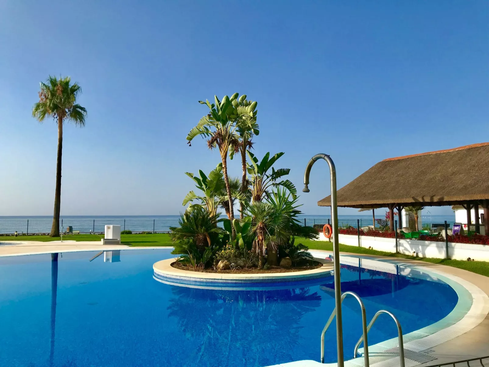 "Mi Capricho".-Buiten