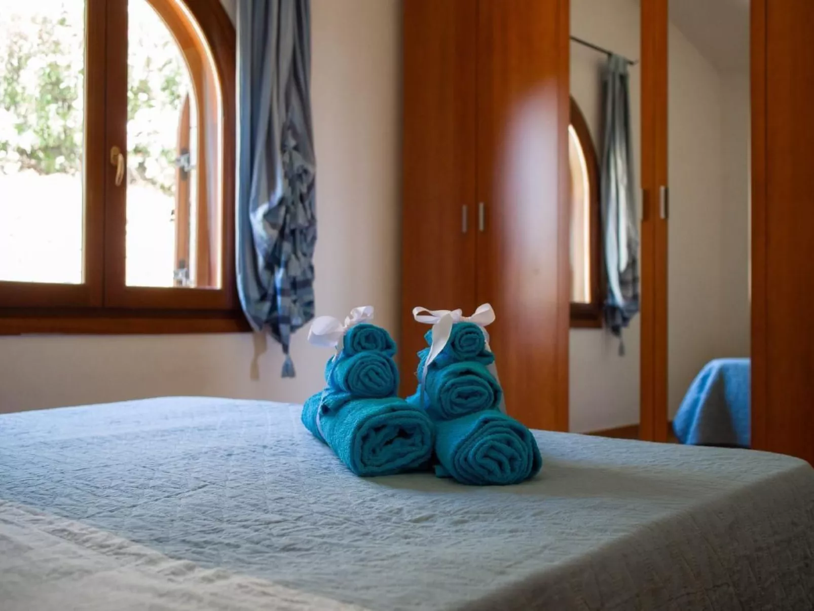 Villa mit gemeinsamem Pool und Meerblick-Binnen