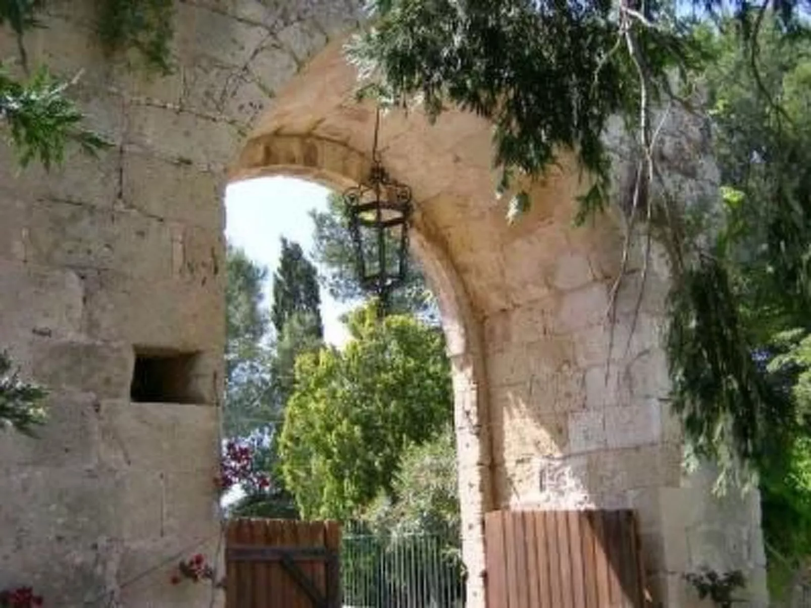 Mit Privatparkplatz-Binnen