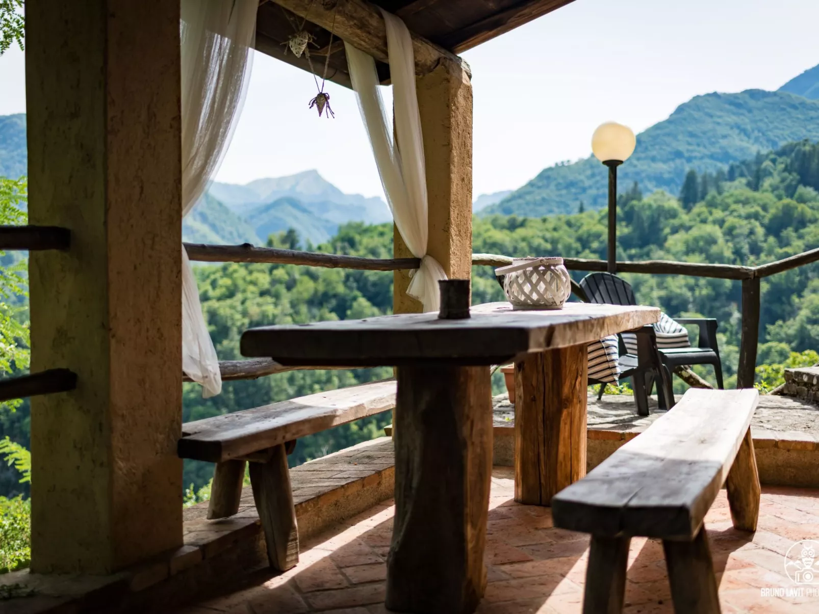 In Vergemoli mit Schönem Kamin-Binnen