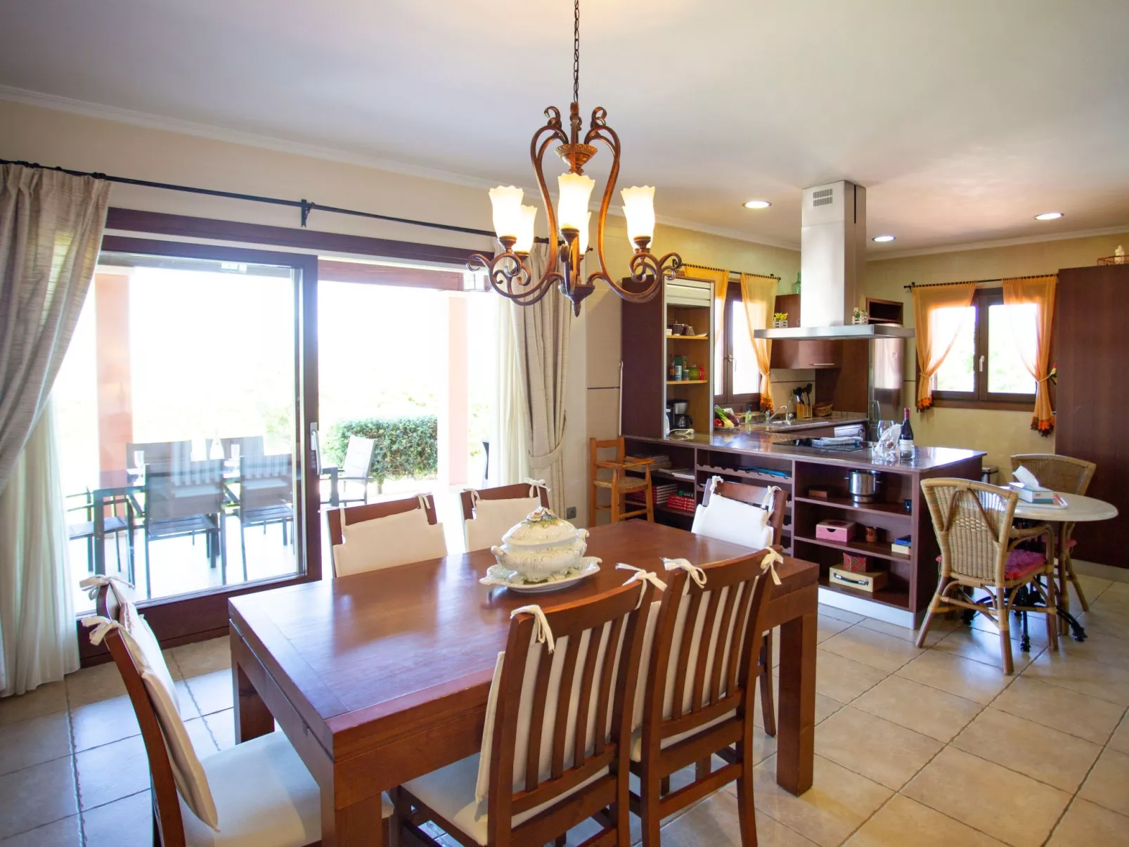 Finca Oliveres-Binnen