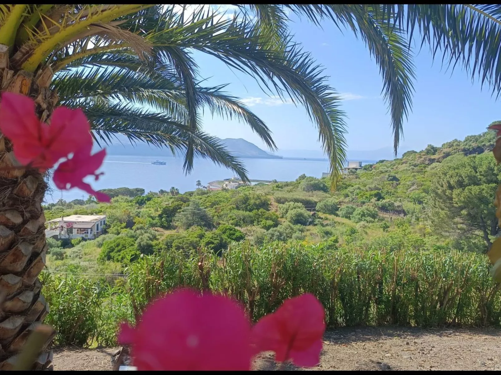 Villa in Panoramasprache, nur wenige Minuten vom Meer entfernt-Image-tags.info