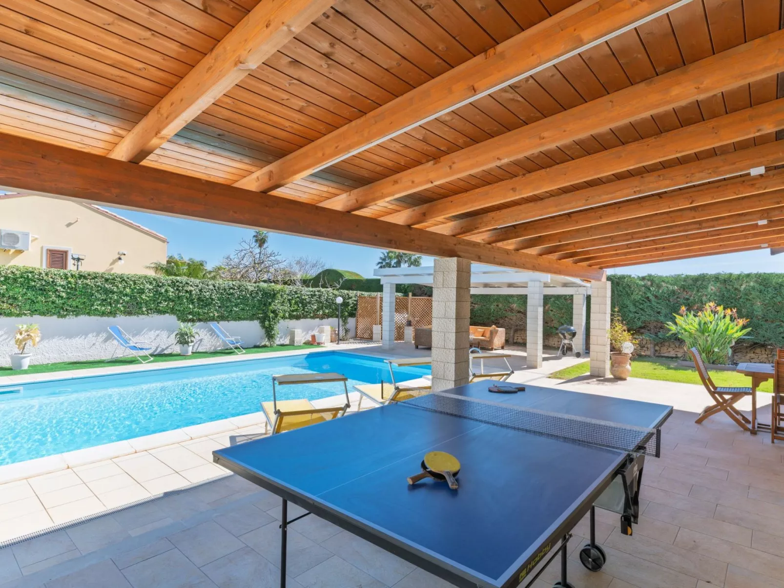 Sterlizia, Villa mit Pool in Meeresnähe-Binnen