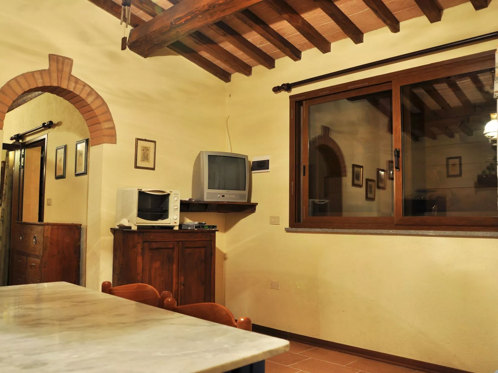 Pfirsichhaus mit Schwimmbad, Jacuzzi und privatem Garten-Binnen