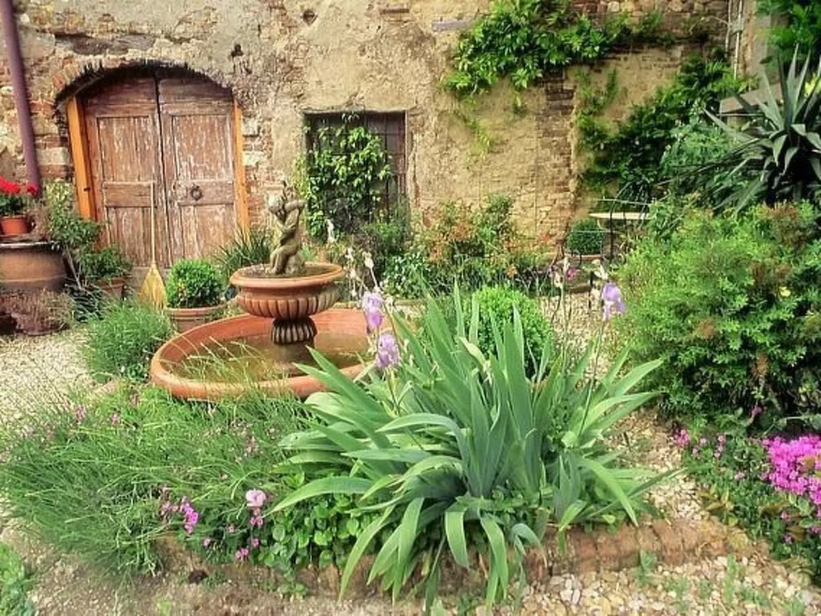Freistehendes Bauernhaus-Buiten
