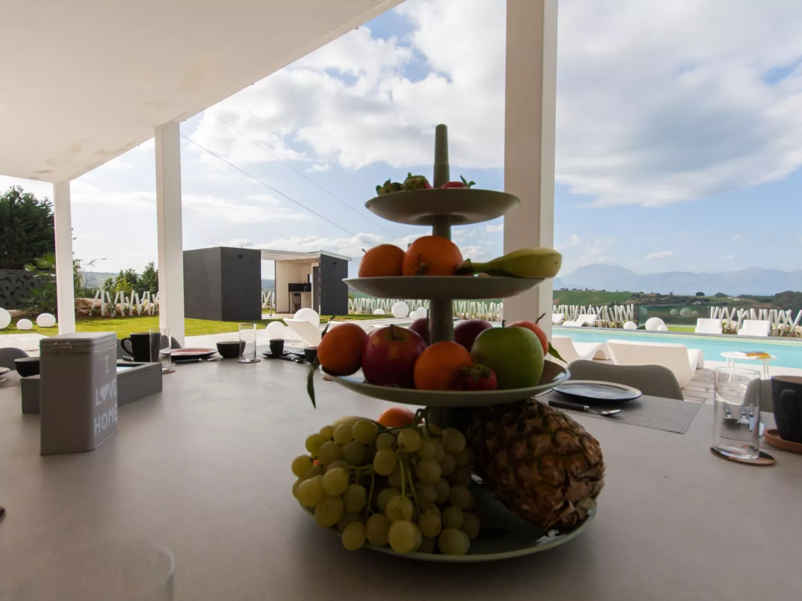 Weiße Luxusvilla-Binnen