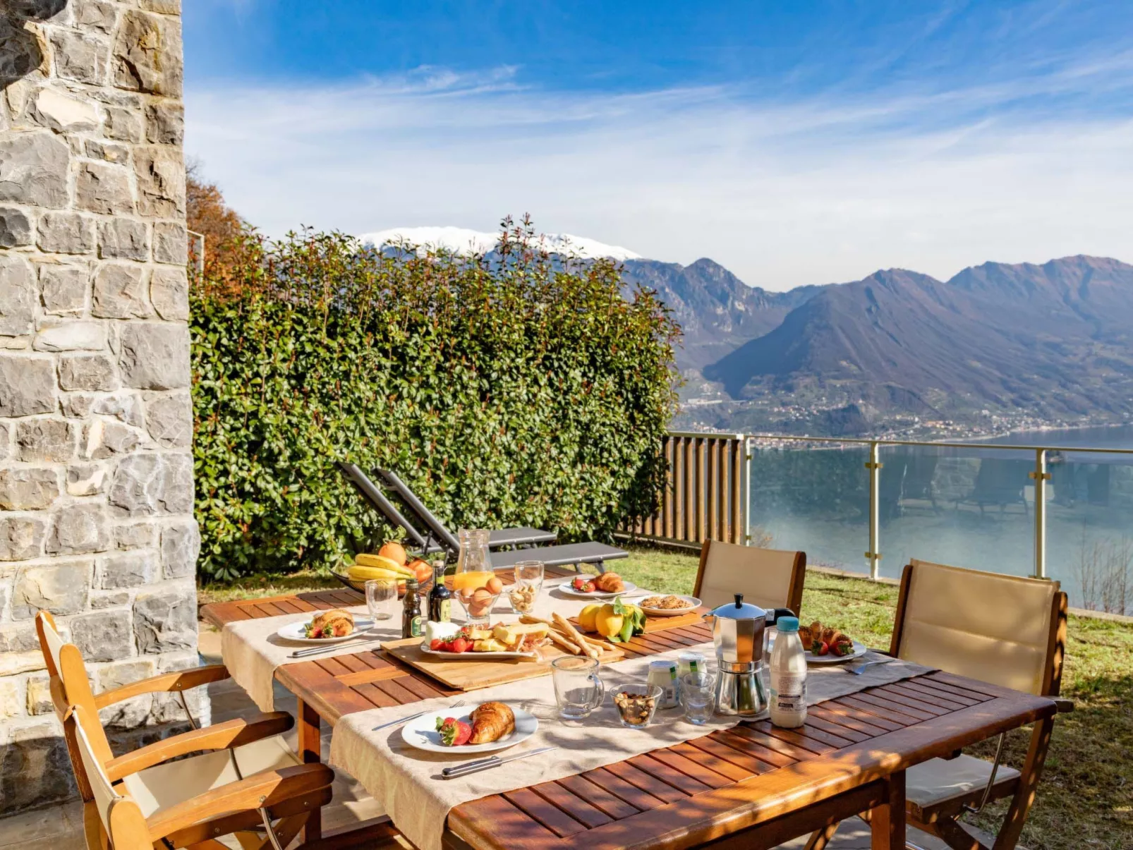 'Delfi' mit Pool-Binnen