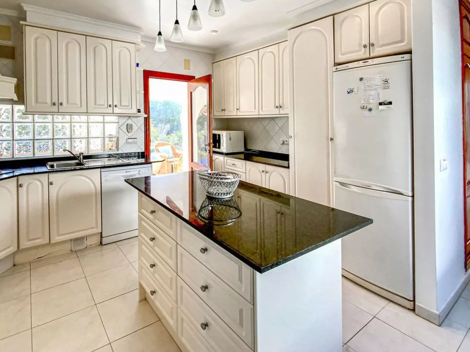 Vill "La Galesa" mit 3 Schlafzimmern-Binnen