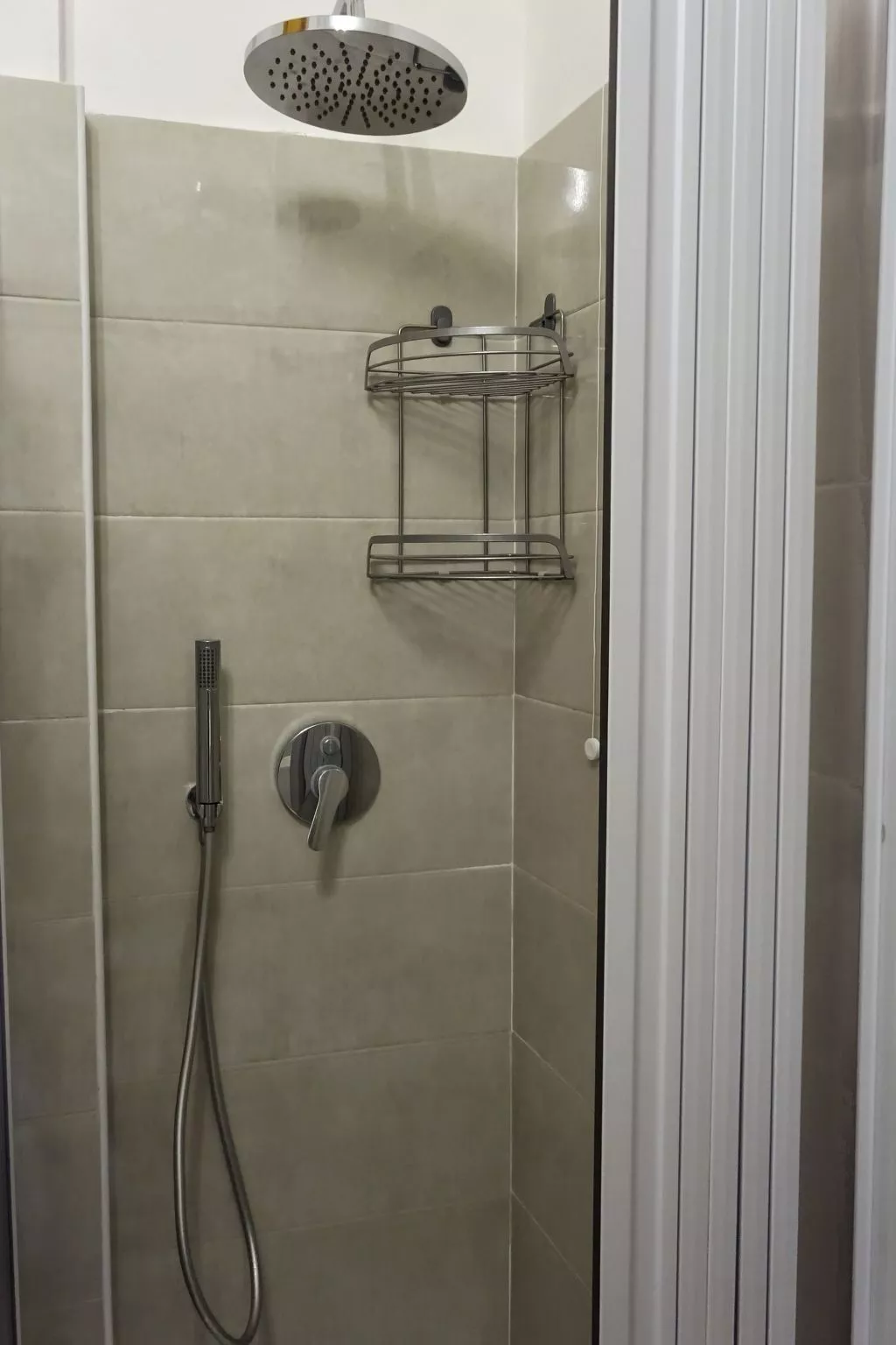 Das Haus von Loredana wartet auf dich!-Binnen