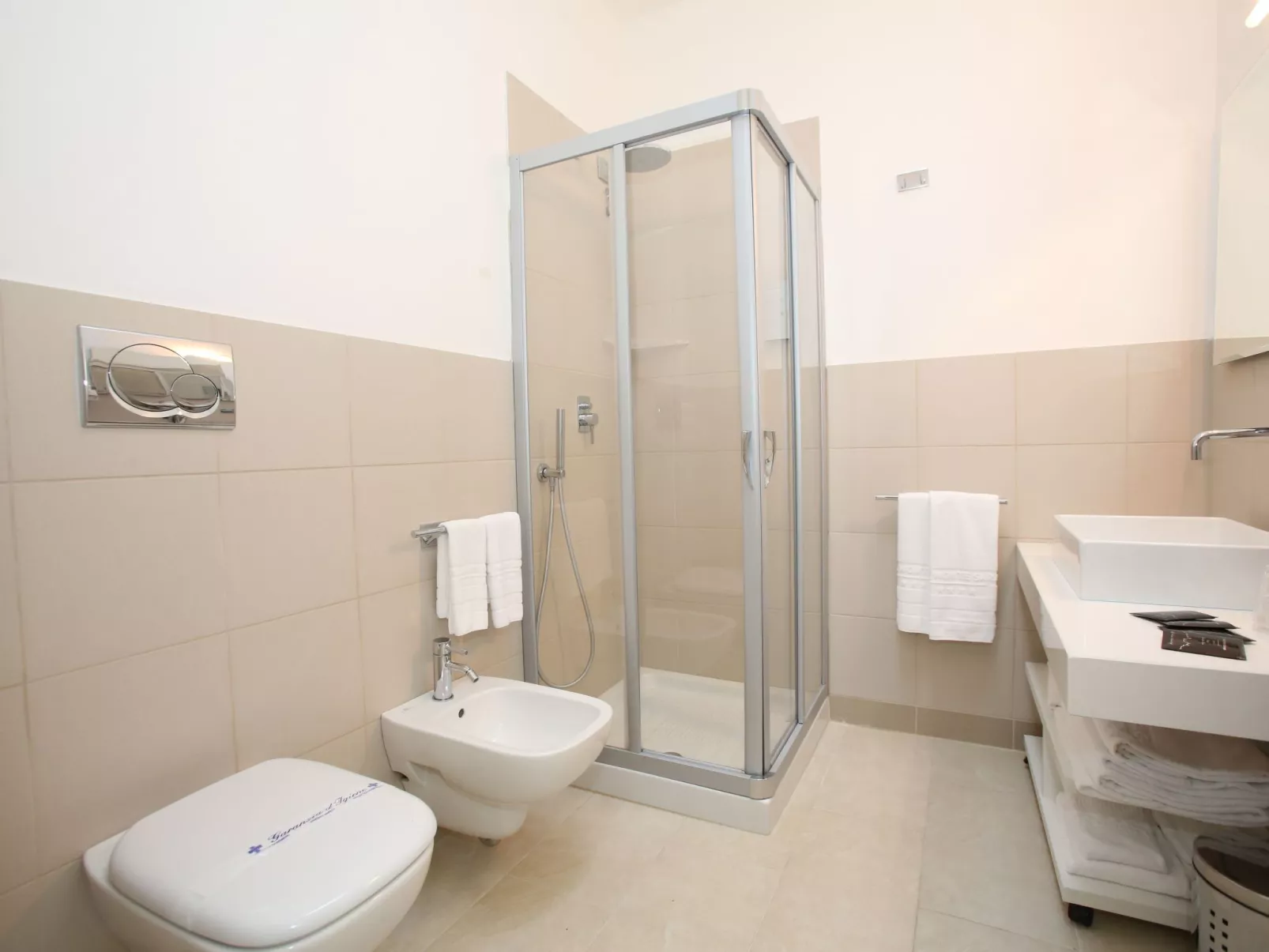 Villa Rea mit Panoramapool-Binnen