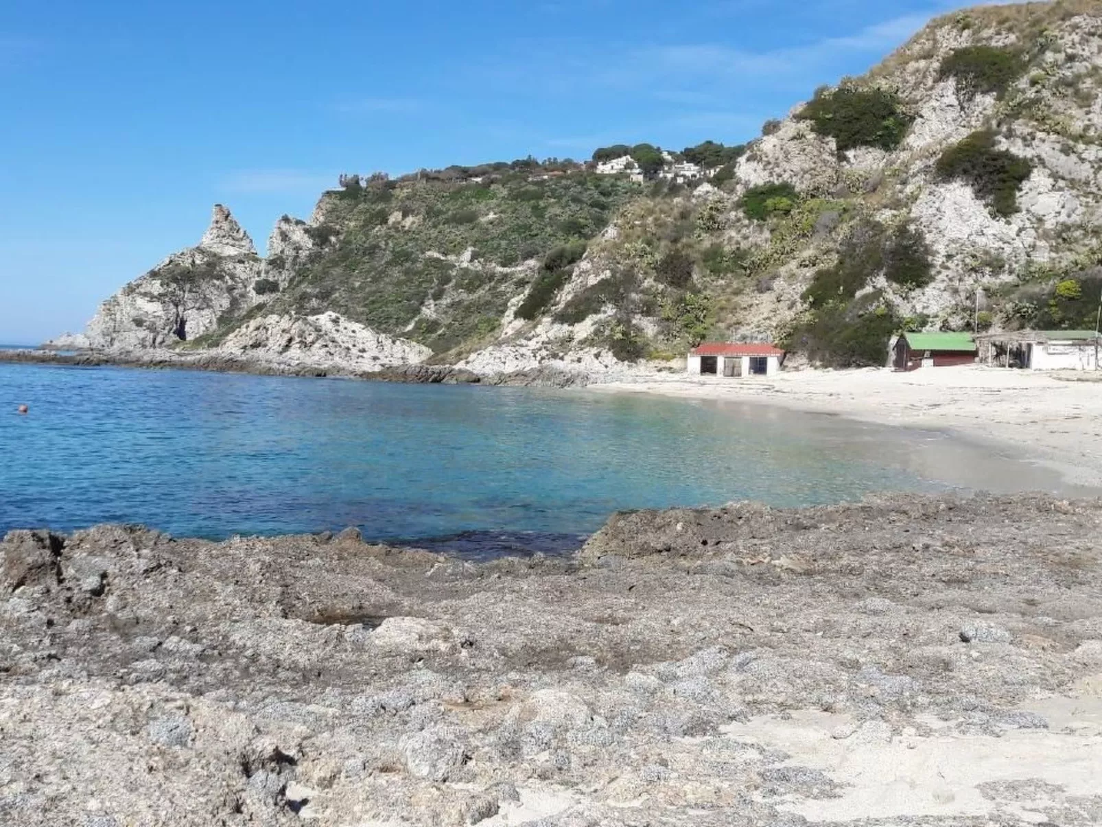 Villa im Grünen mit Schwimmbad und Meerblick-Image-tags.info