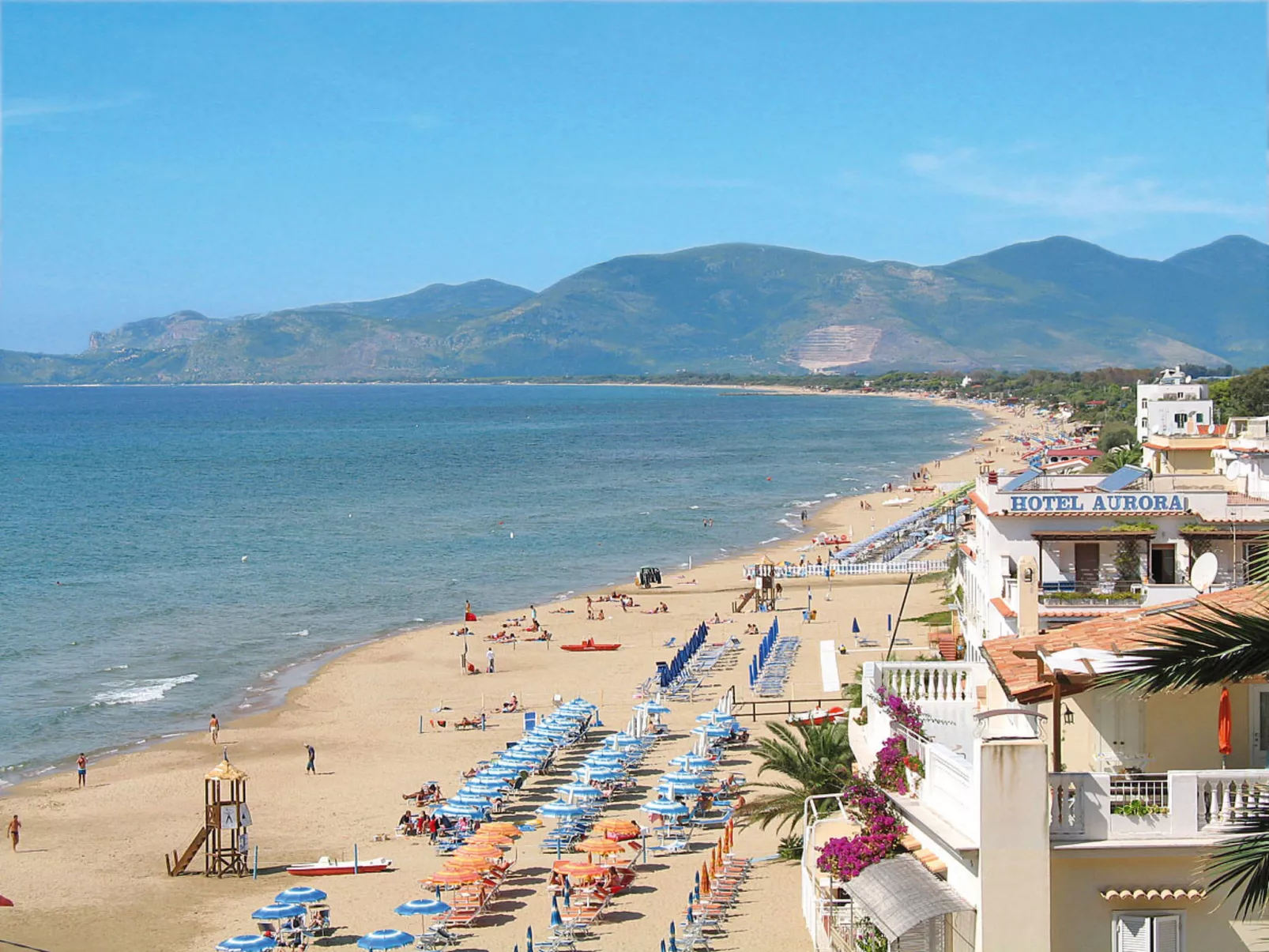 Haus in Sperlonga mit Terrasse und Grill-Omgeving
