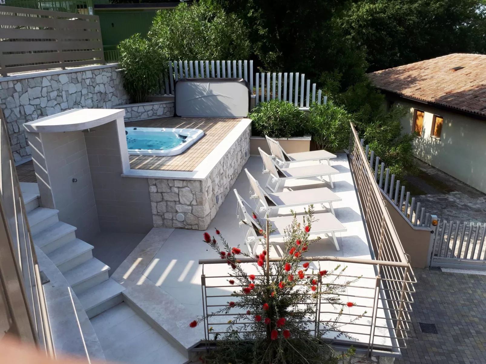 Flacher Sonnenuntergang-Binnen