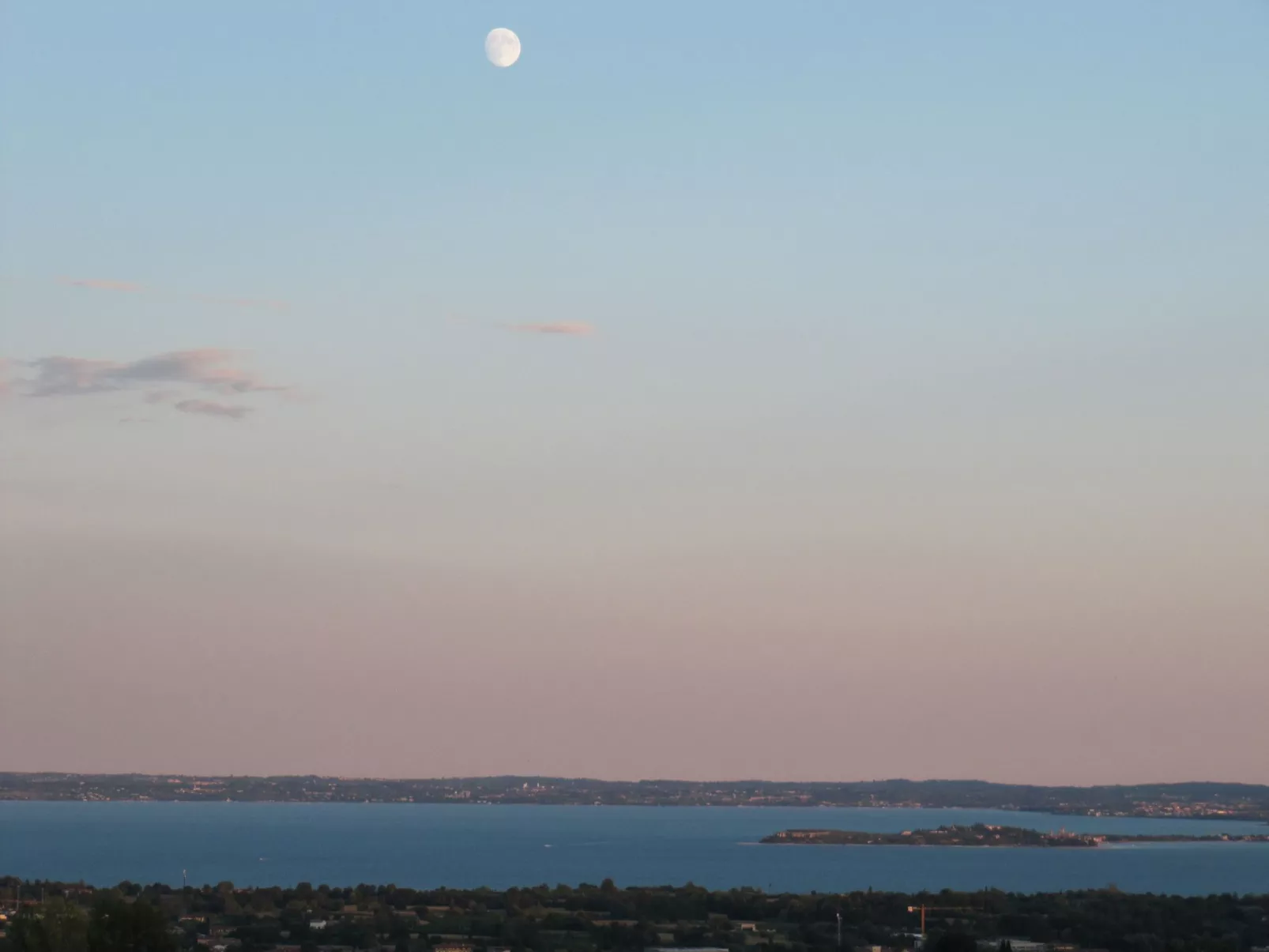 Wohnung mit Blick auf den Gardasee-Binnen