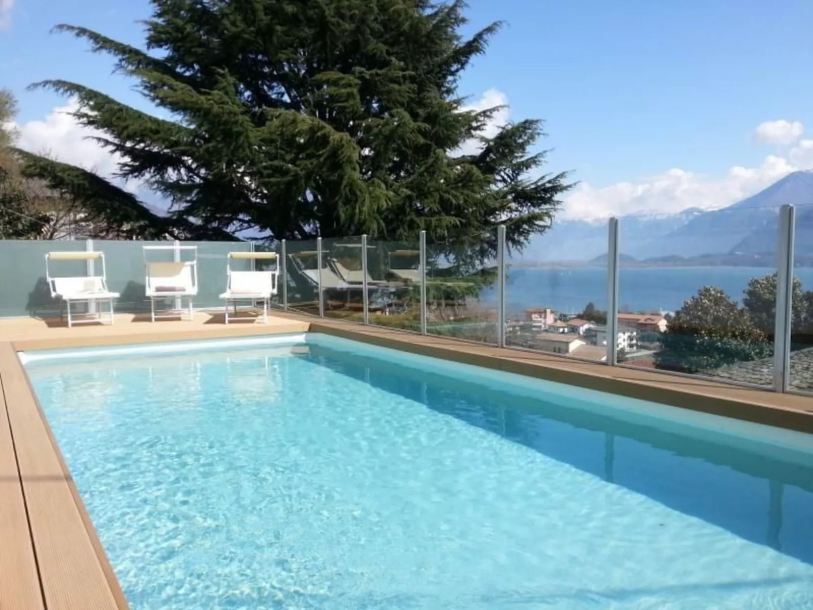 Jugendstilvilla mit Blick auf den Comer See-Buiten