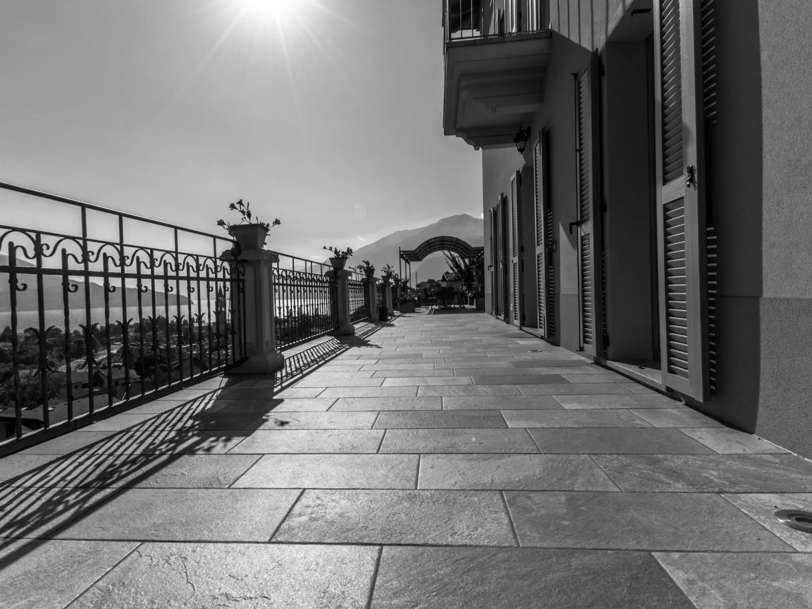 Ferienvilla 'Perla del Lago' mit privatem Pool-Buiten