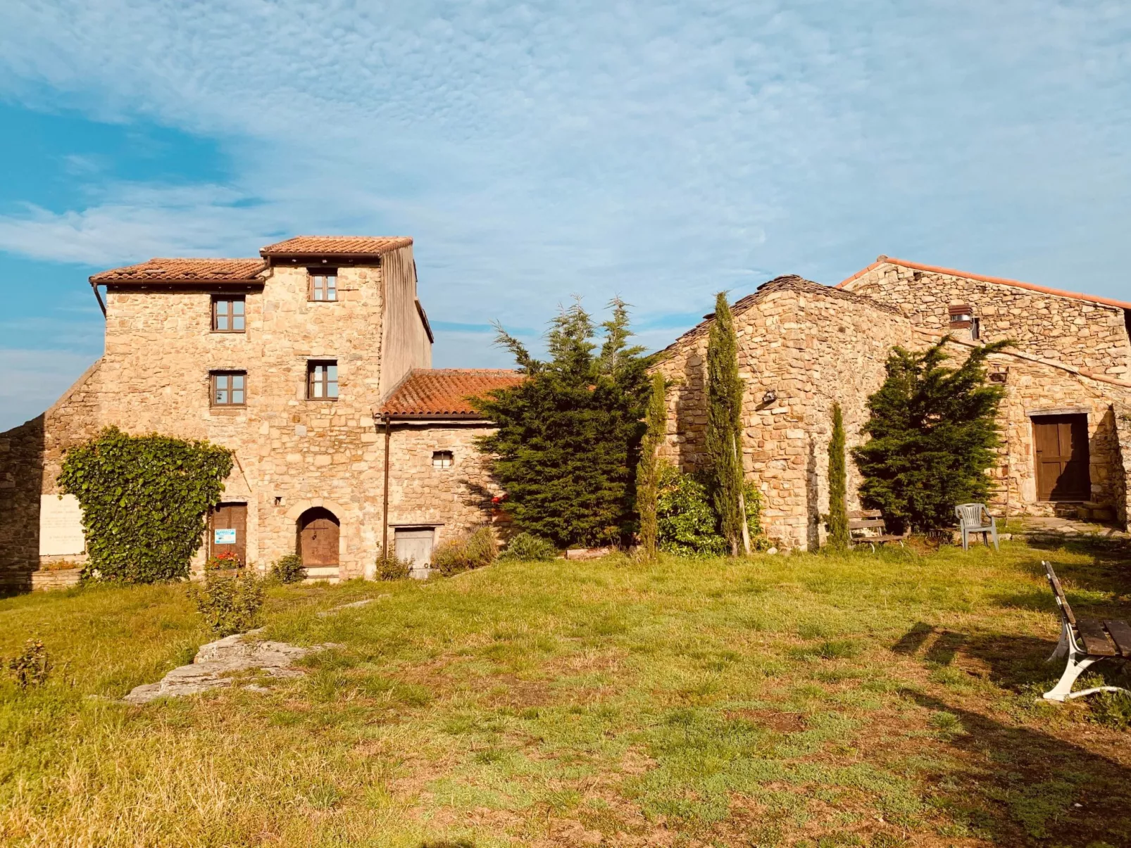 Für 4 Personen ca. 110 m&sup2; in Bajardo, Norditalien (Ligurien)-Binnen