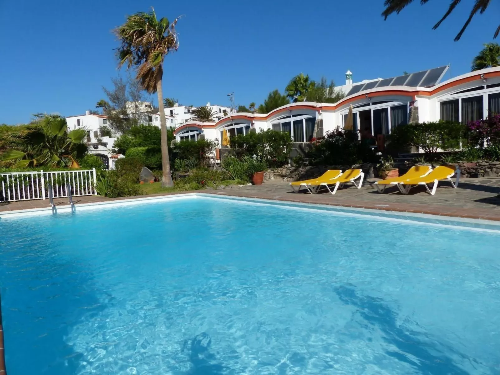 Bungalow auf einem Felsen direkt am Meer-Binnen