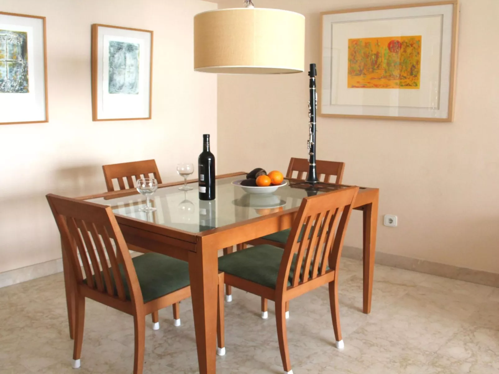 Mit Terrasse, Pool und Garten-Binnen