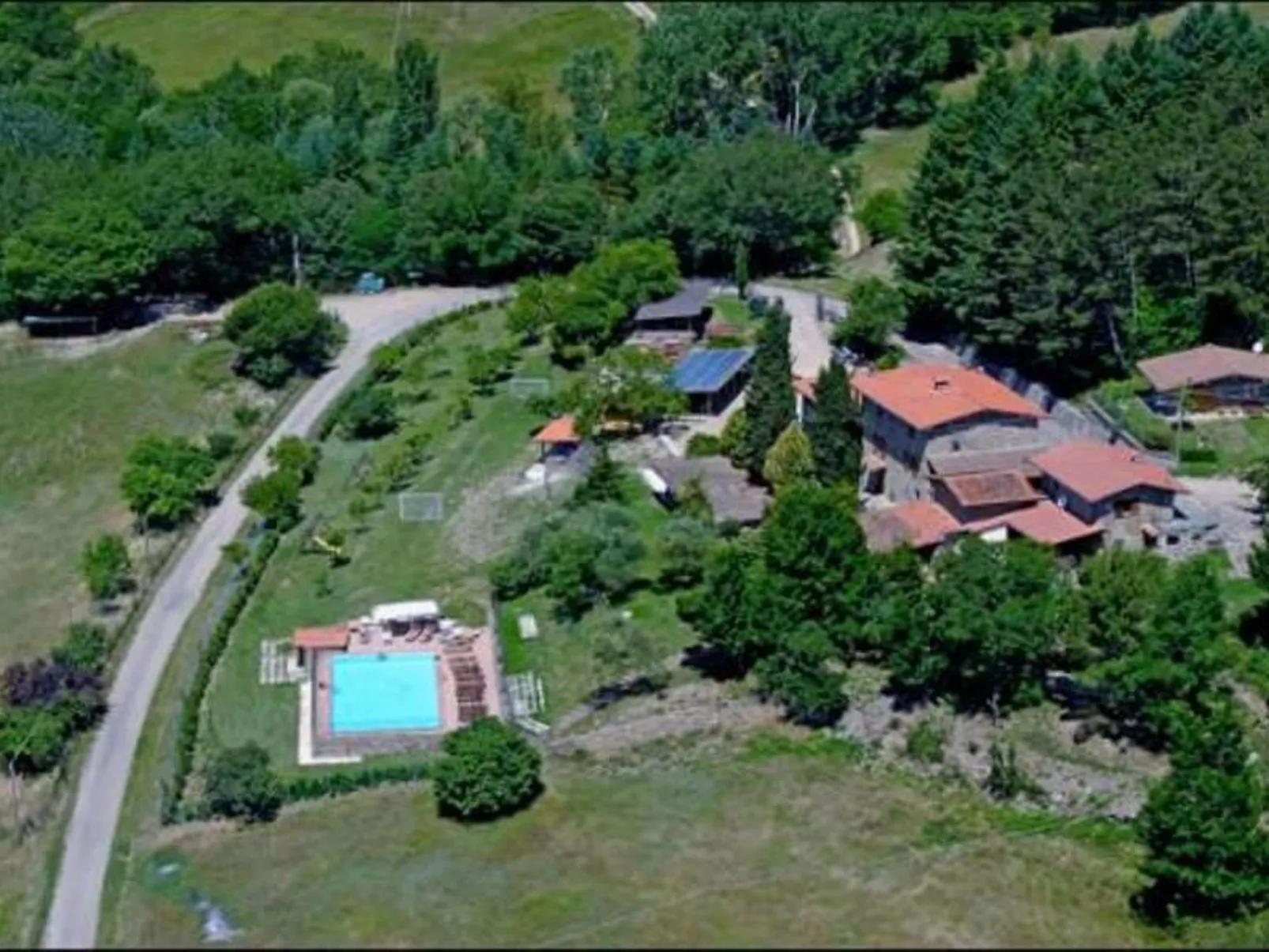 Lindenhaussiedlung mit Gemeinschaftspool-Binnen