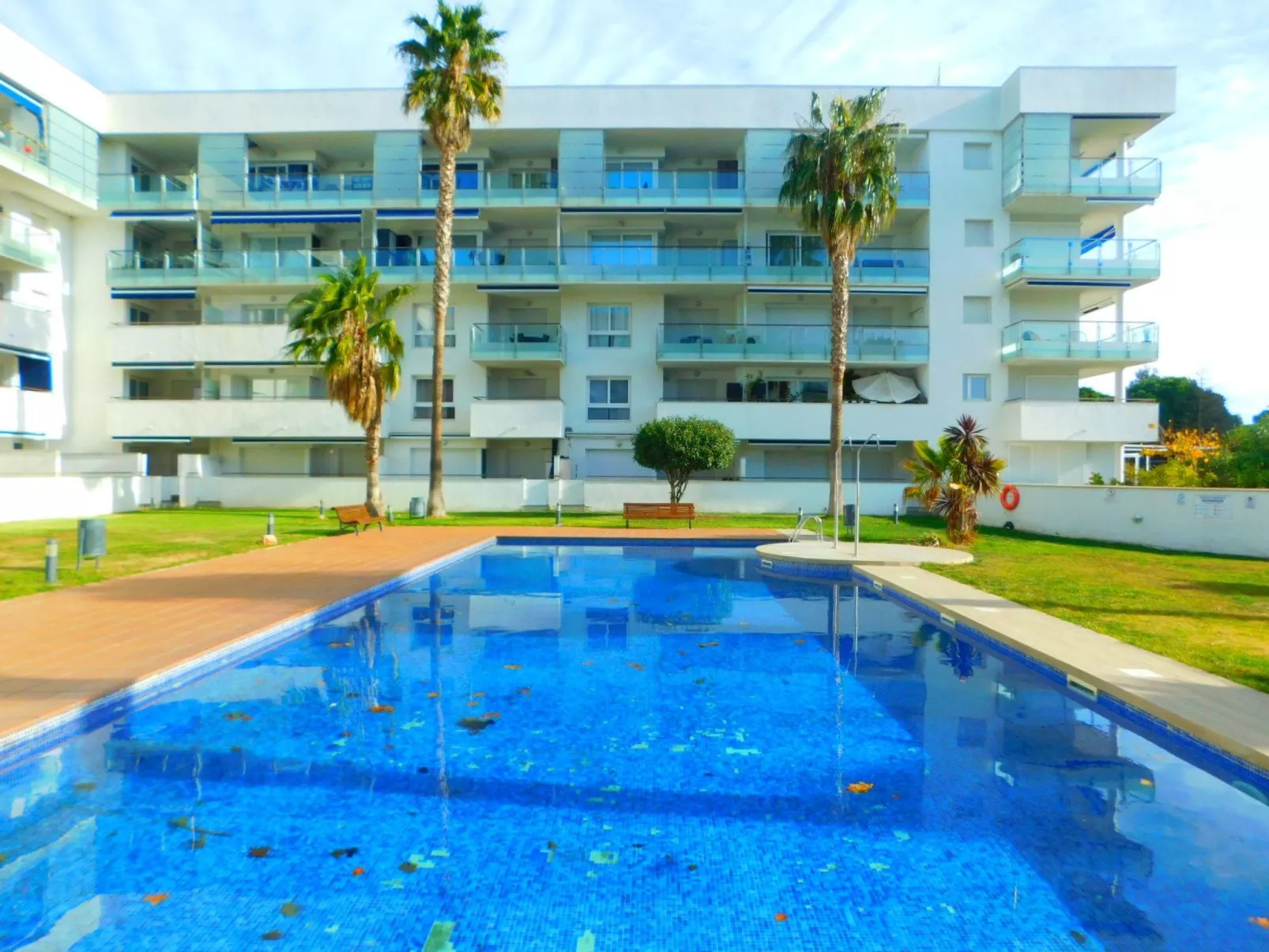 Wohnung mit privatem Parkplatz und Gemeinschaftspool-Image-tags.info