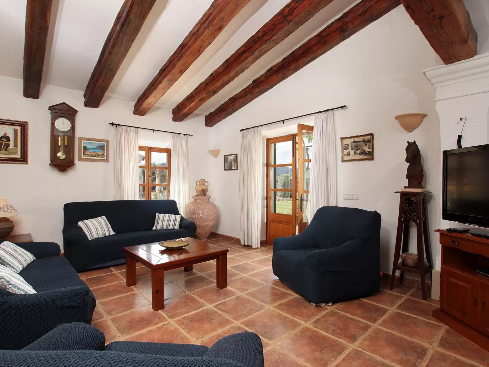 Schöne Villa ganz in der Nähe von Pollença-Buiten