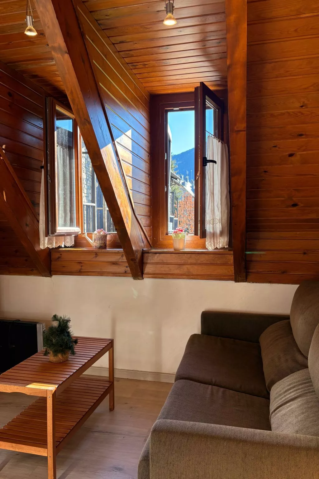 "Herbasabina 4".-Binnen