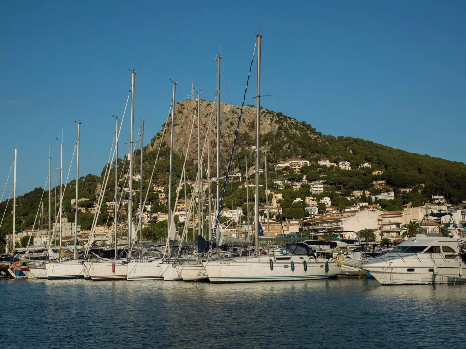 Casa Fluvià mit Gemeinschaftspool-Image-tags.info