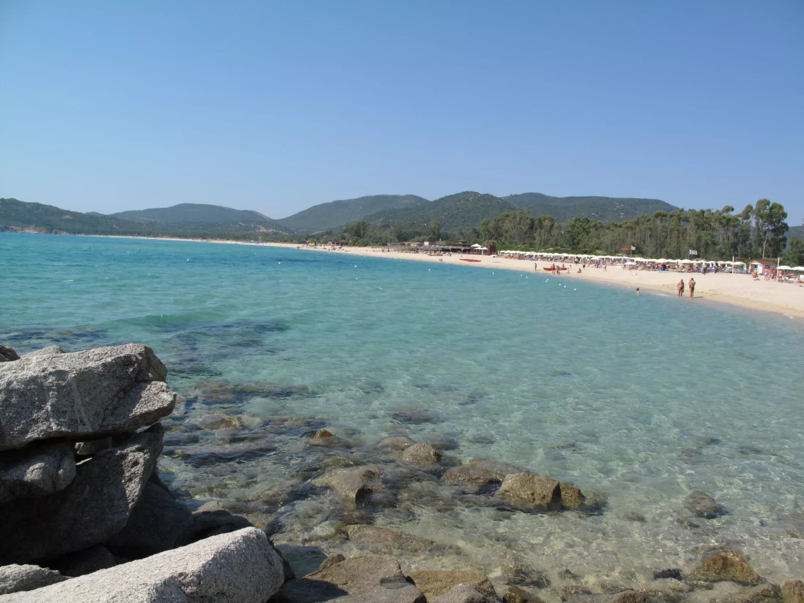 Schöne Villa nur wenige Schritte vom Strand entfernt in Costa Rei-Omgeving