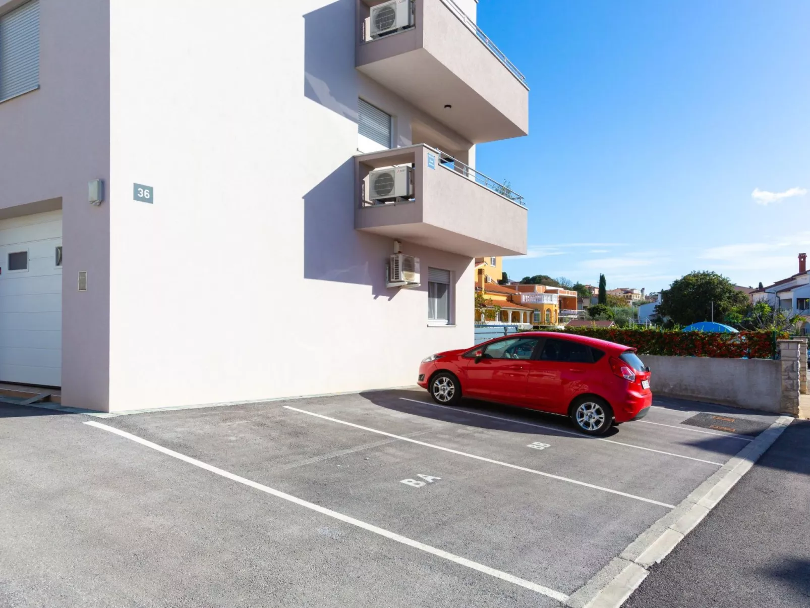 Modernes Apartment As Veliki mit Terrasse-Buiten