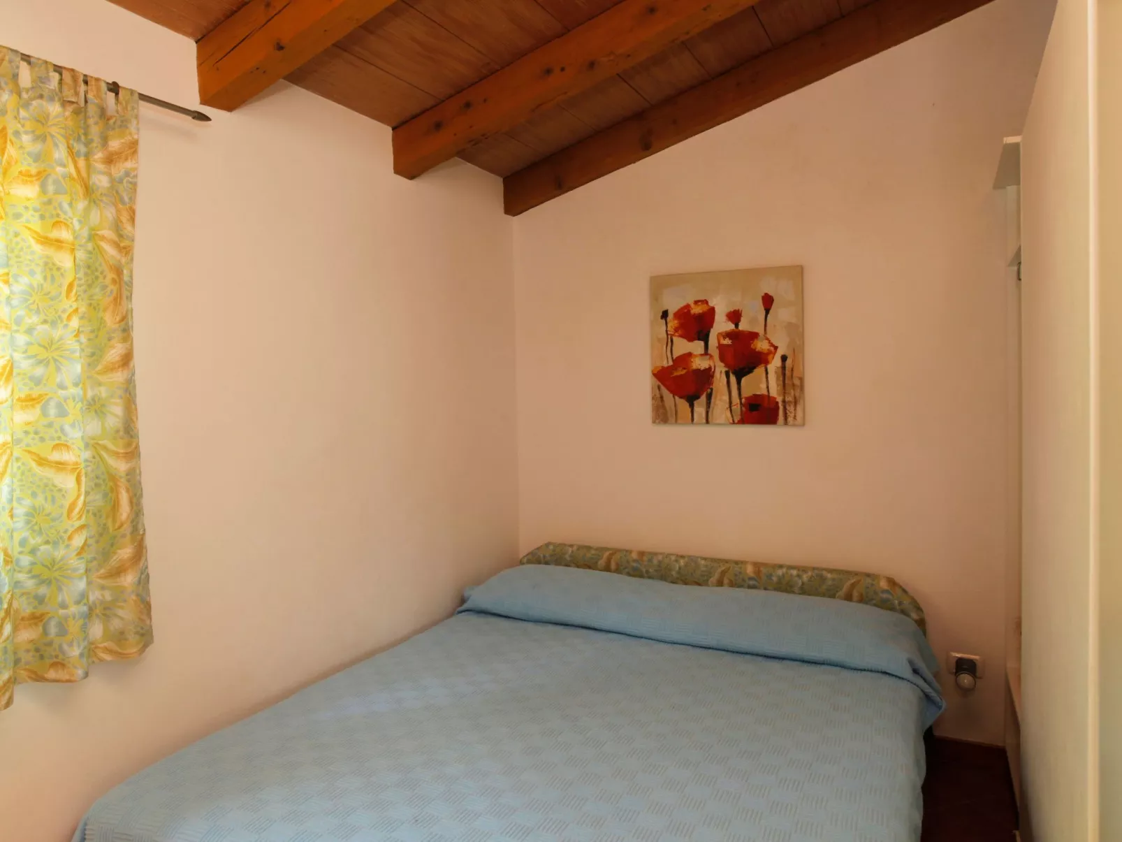 Mit schönem Garten und Sonnenterrasse-Binnen