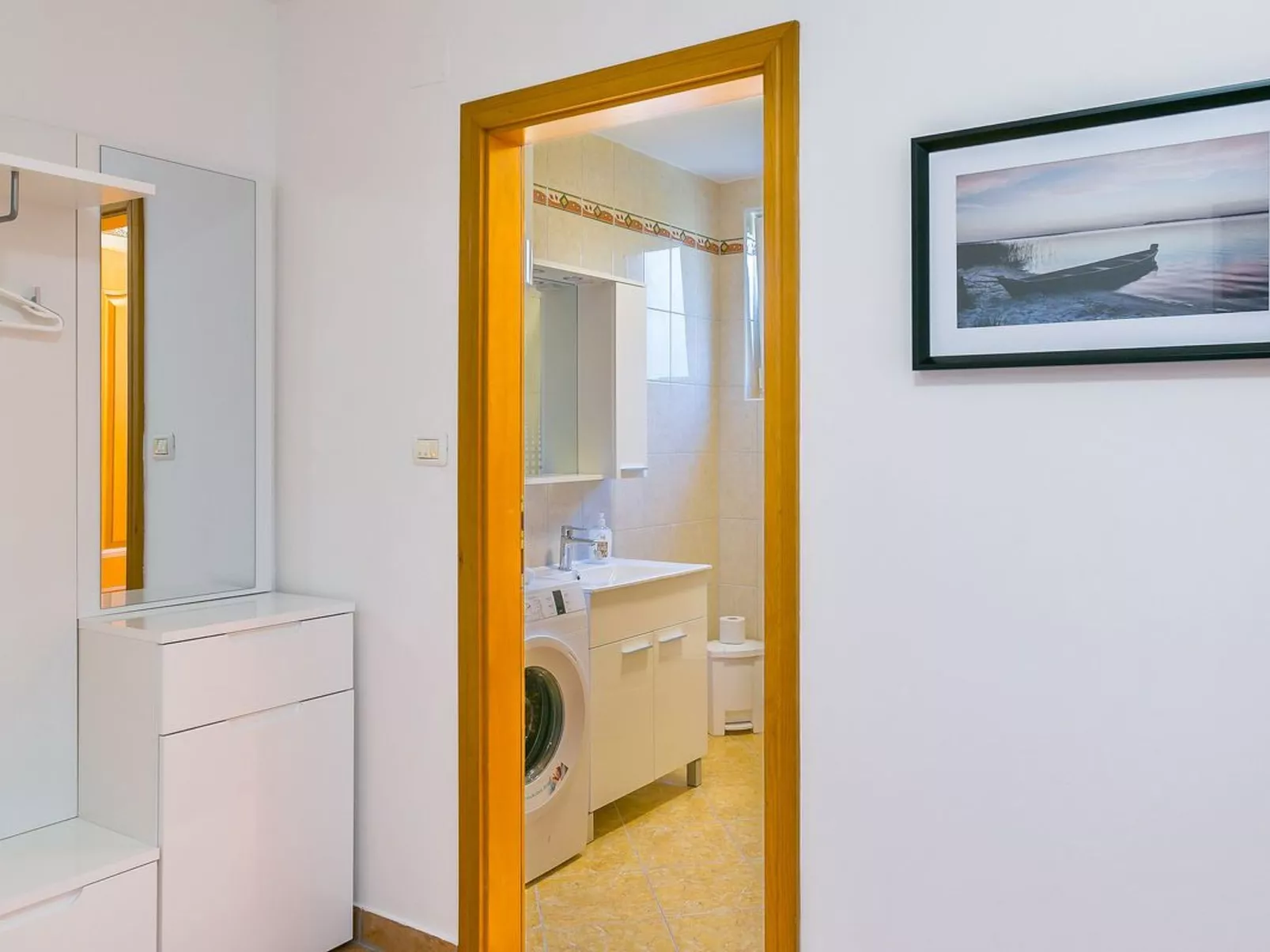 Für bis zu vier Personen, 400m vom Sandstrand-Binnen