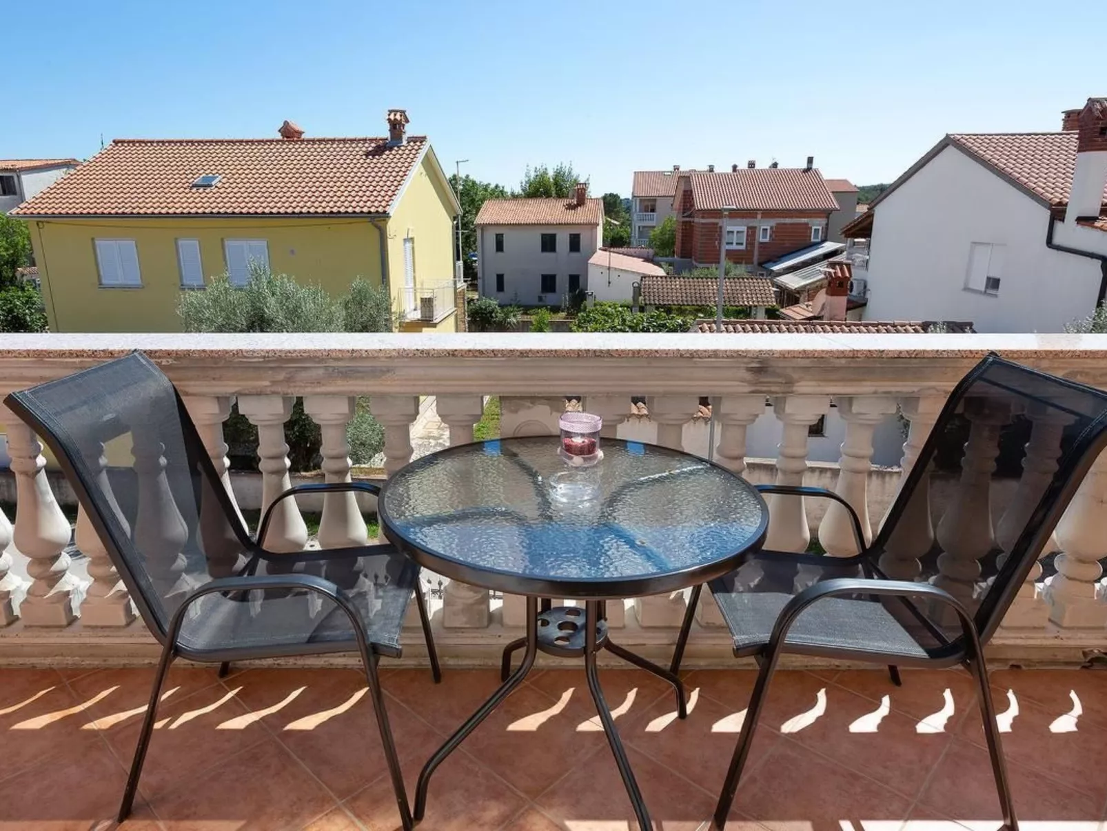 Studio-Wohnung "Marco Polo D1" mit Terrasse-Buiten