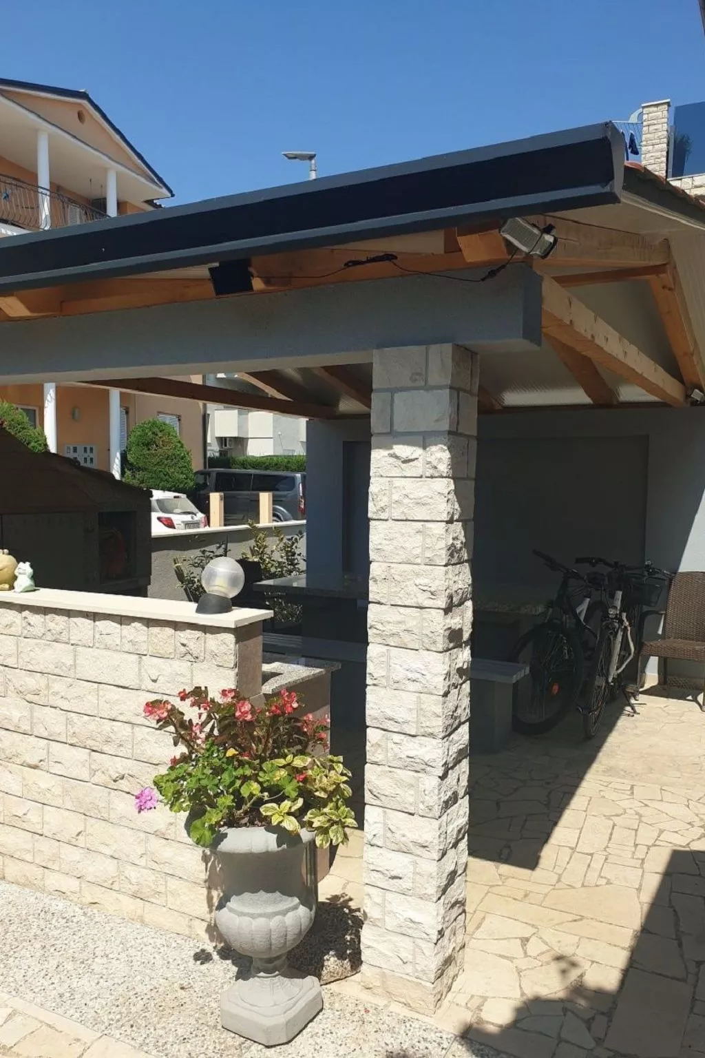 Wohnung "First" mit Terrasse-Buiten