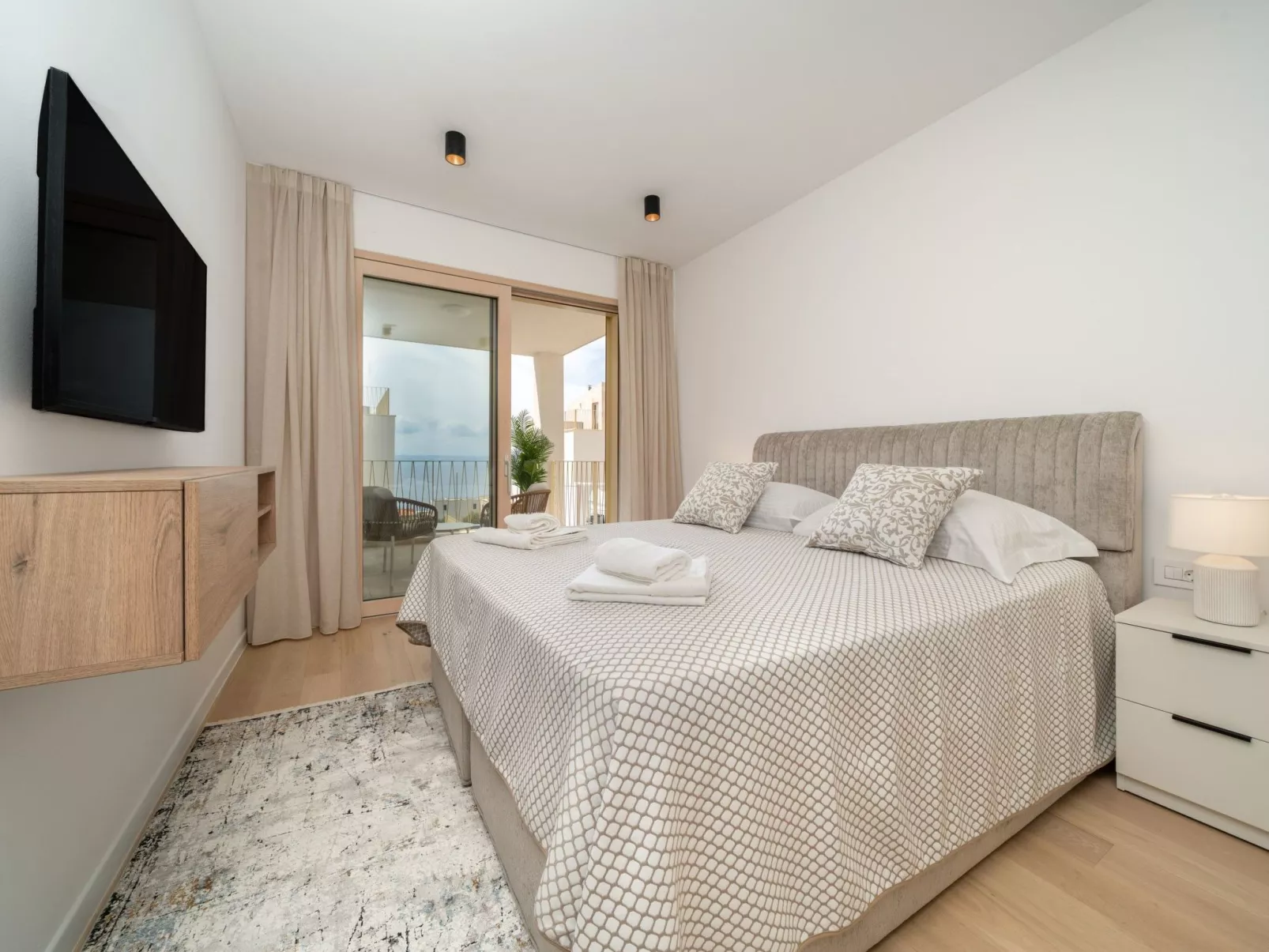 Neue Villa Adore-Binnen